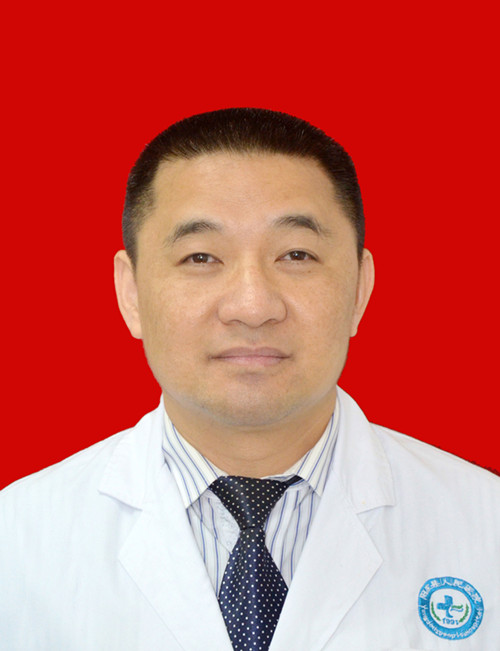 谢  柱